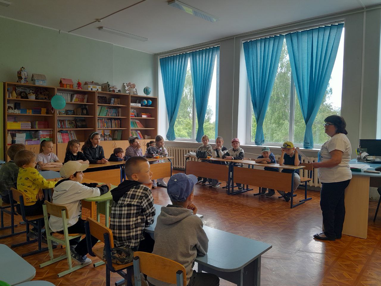Инструктажи по безопасному поведению.